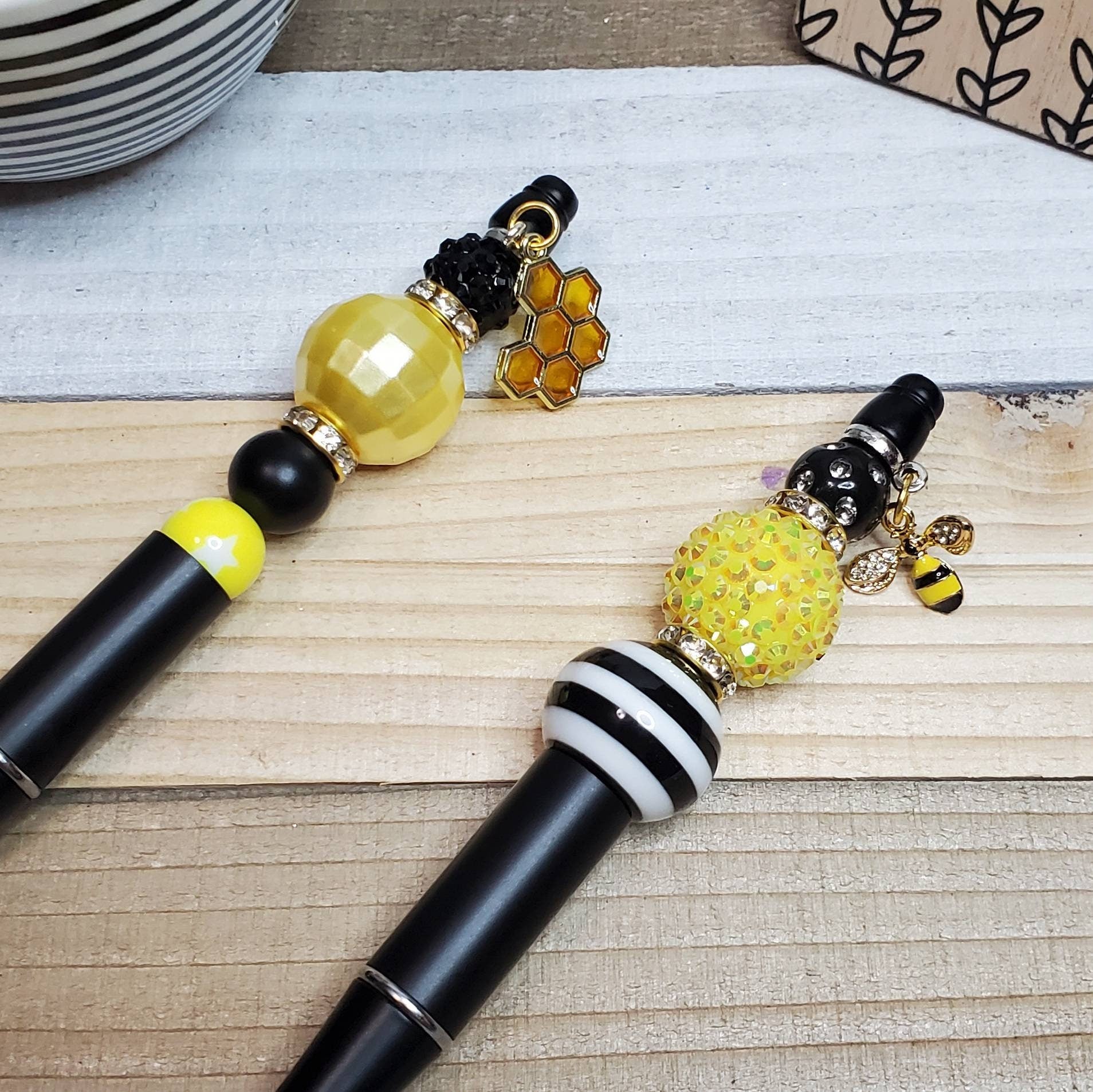 Bee Pens, Beaded Ballpoint Pen, Bubblegum Beads, Office Supplies, Writ – B  Barry Nerdy